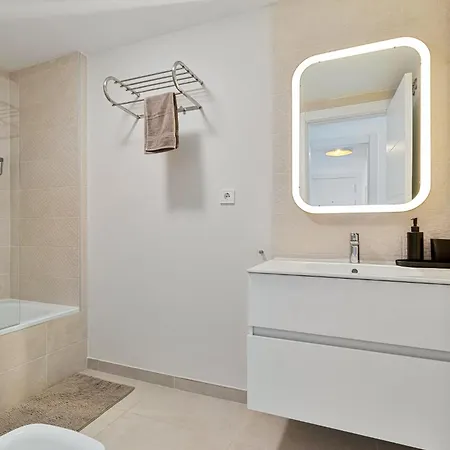 One80 In Apartment